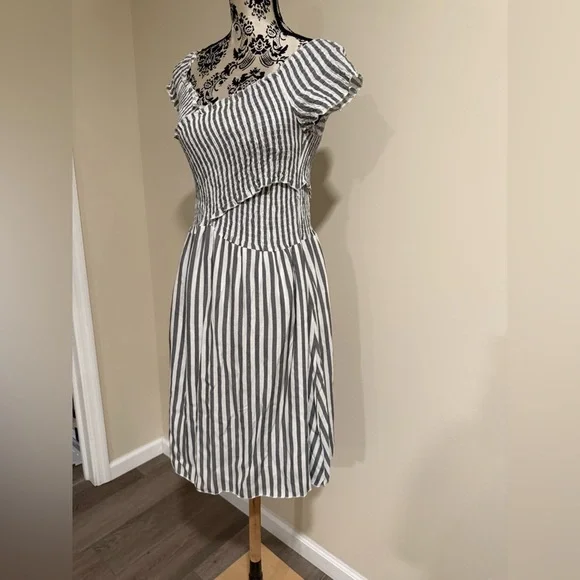 Beachsissi Striped Dress​ - Picture 2 of 5